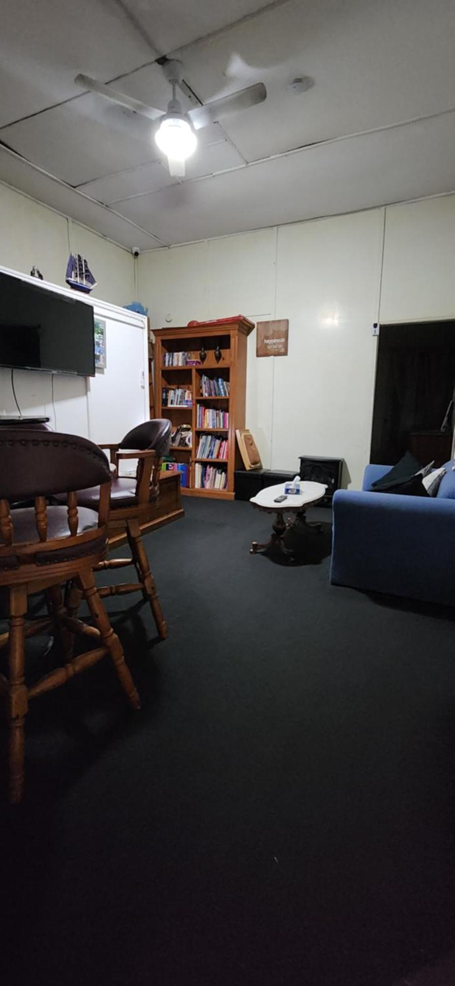 Meyenburg Dorm Room Mount Morgan Экстерьер фото